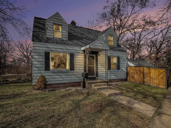 1225 Oakwood Blvd, South Bend, IN 46616