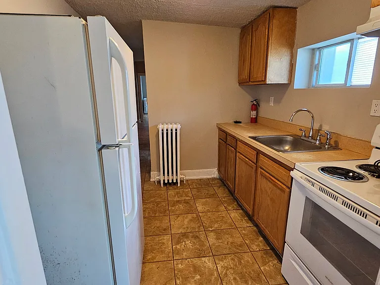 922 W Walnut St #2 — Photo 4