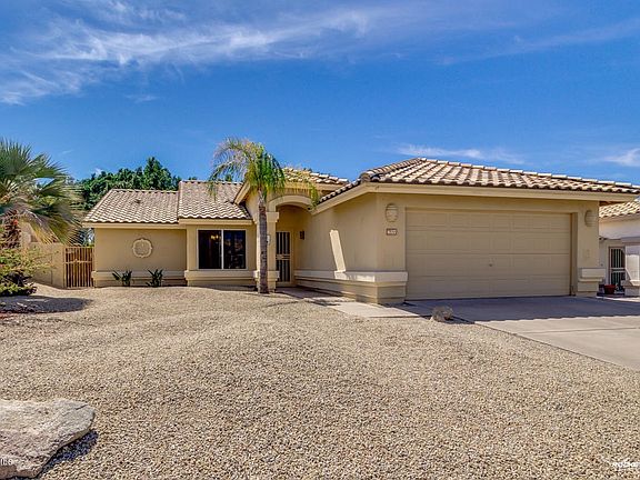 LOVELY SINGLE LEVEL HOME