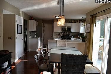 3rd image of 327 Meadowcreek Dr