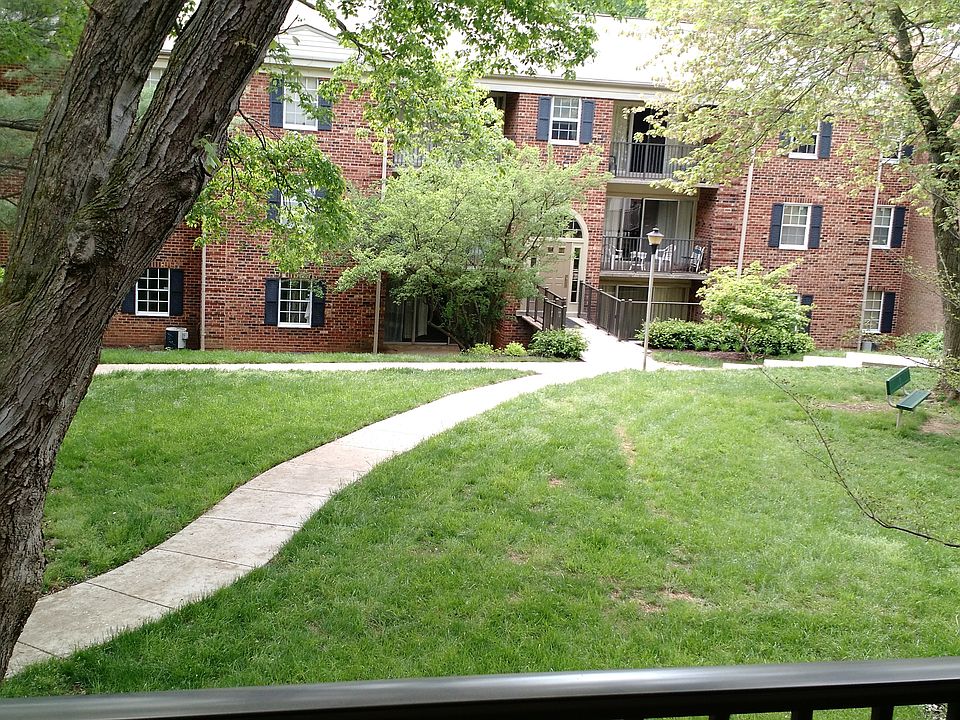 1st image of 862 College Pkwy APT 101