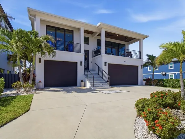 1912 Riverside Dr E, Bradenton, FL 34208