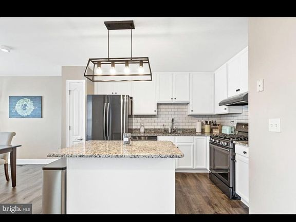 2nd image of 1002 Buckingham Dr #21