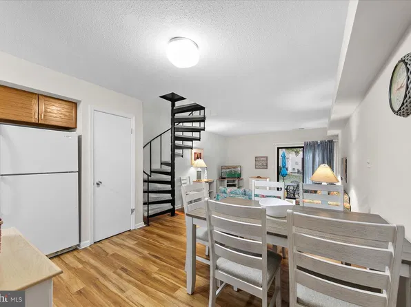39800 Sourwood Dr, Bethany Beach, DE 19930