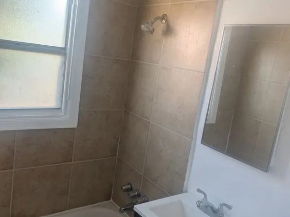 5125 1/2 S Towne Ave, Los Angeles, CA 90011