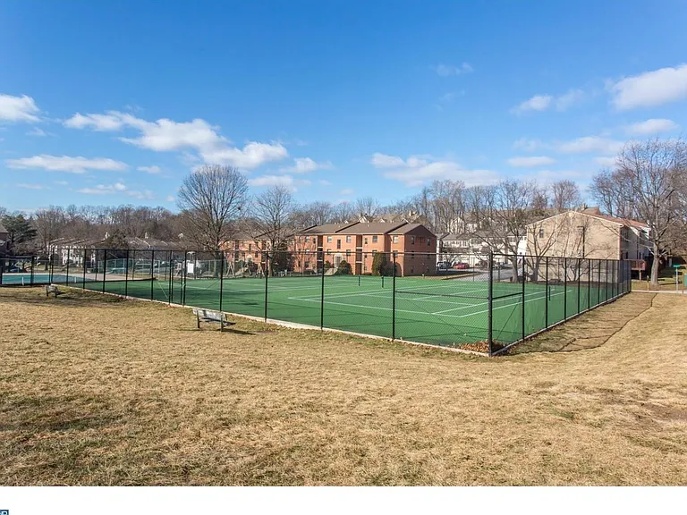 3301 Valley Dr — Photo 17