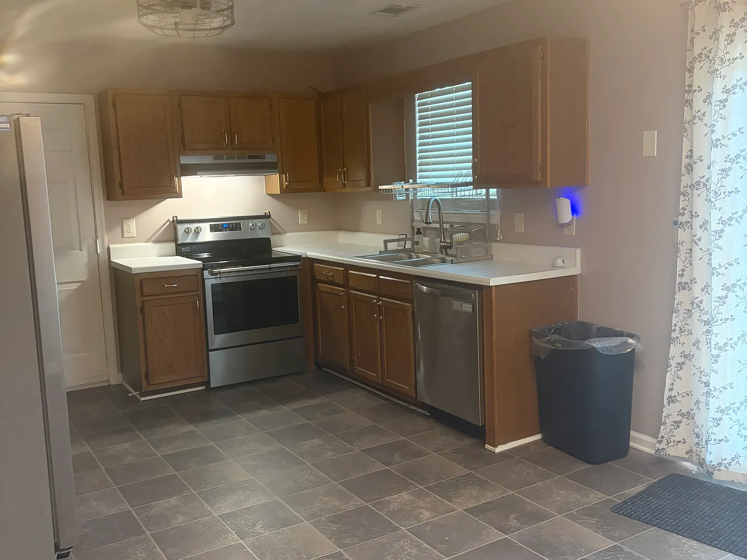 3 bed, 1288 sqft, $2,000 — Photo 4