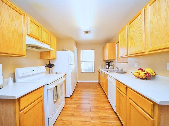 4th image of 6421 W Elwood St