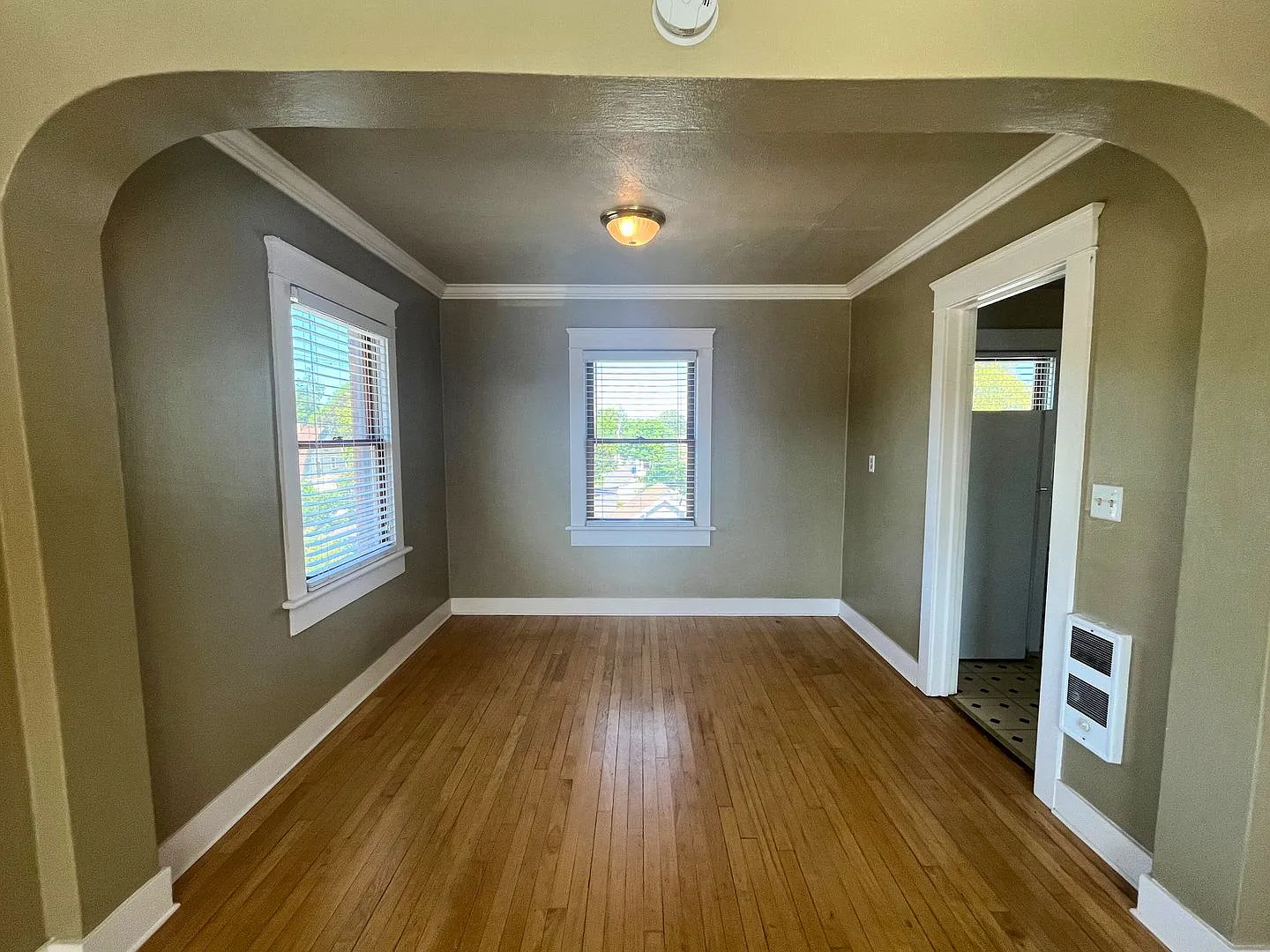 (GOL 305) Spacious 1-Bedroom in Historic Building — Photo 3