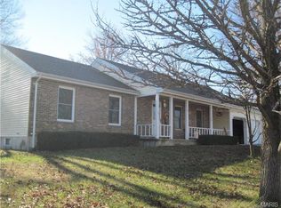 12 Sherwood Estates Dr, Hannibal, MO 63401