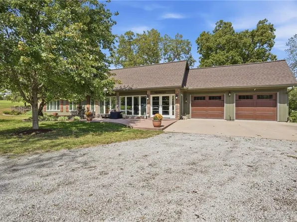 23805 S Scottsdale Dr, Peculiar, MO 64078