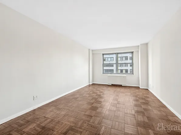 360 East 72nd Street image 8 of 21