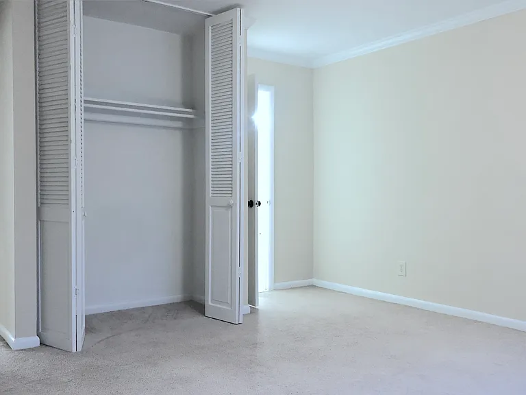 1826F N Elm St #F — Photo 17
