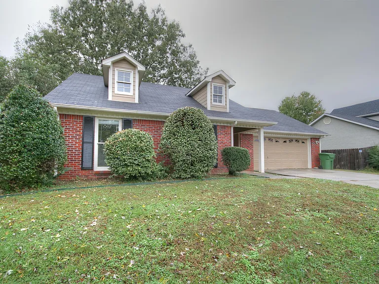104 Hollington Dr NE — Photo 21