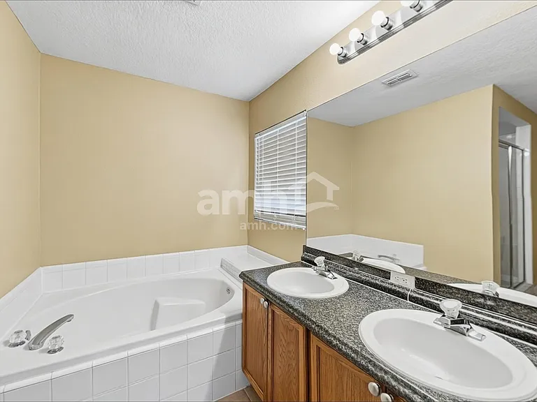 950 Woodsong Way — Photo 11