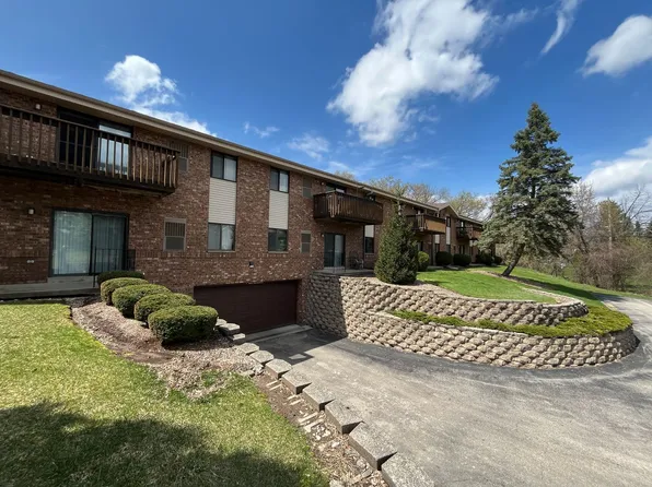 11202 W National Ave, 11202 W National Ave APT 208, Milwaukee, WI 53227