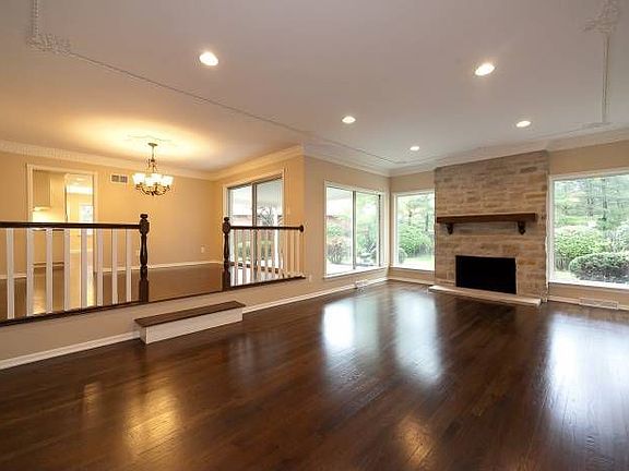 living room/dining room