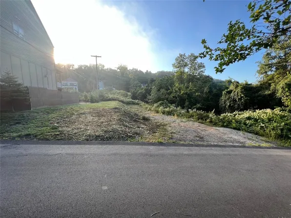 475 Wyola St, Pittsburgh, PA 15211