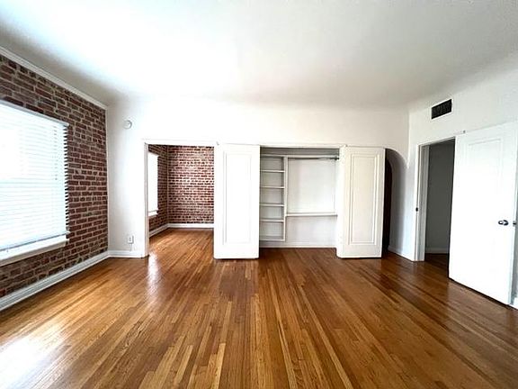 Living Room / Bedroom