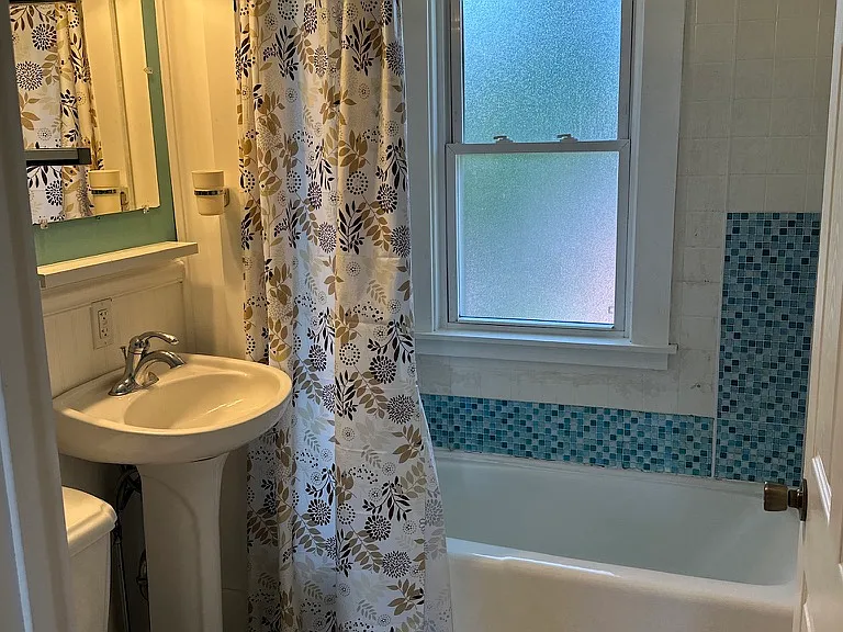 28 Saint George St #3 — Photo 9