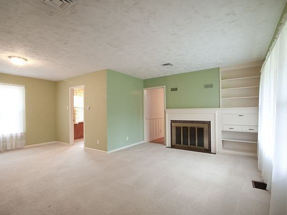 3rd image of 4053 Lomita Ln