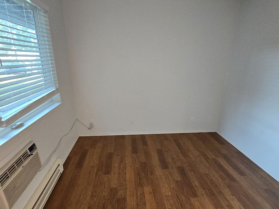 1st image of 2105 Pullen St #11101370