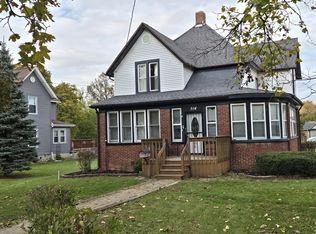 514 Washington St, Woodstock, IL 60098
