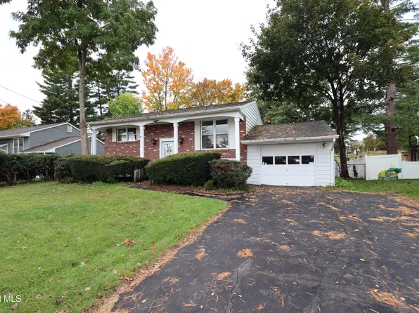 26 Vanderbilt Avenue, Saratoga Springs, NY 12866