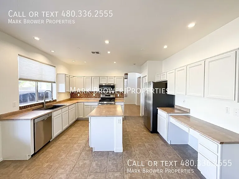 1302 E Elgin Pl — Photo 7