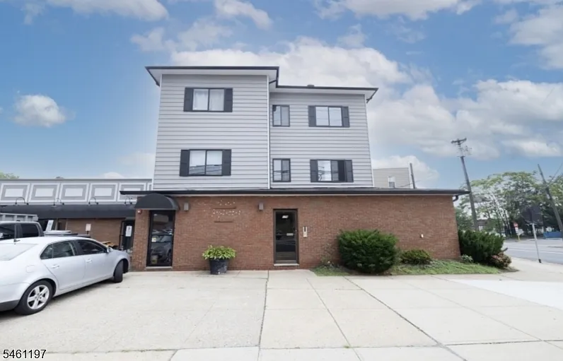 174 Washington Ave #3