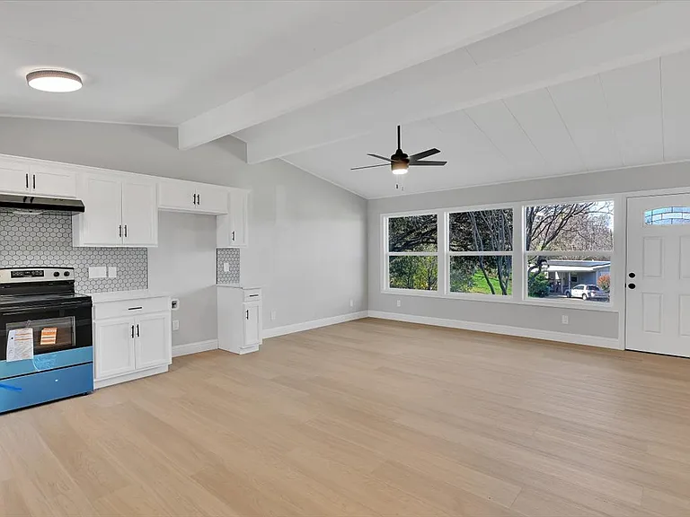 37 Westwood Way — Photo 7