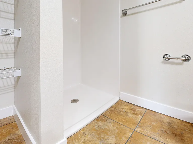 Auburn Ridge Apartments — Photo 31