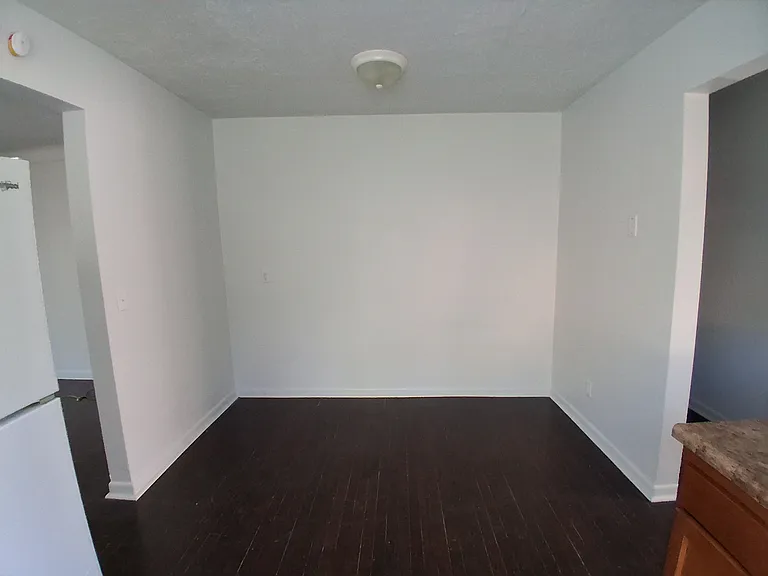 2605 Chesterfield Ct #4 — Photo 3