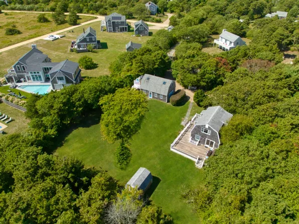 19 Katama Dr, Edgartown, MA 02539
