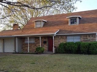 1827 E Crosby Rd, Carrollton, TX 75006