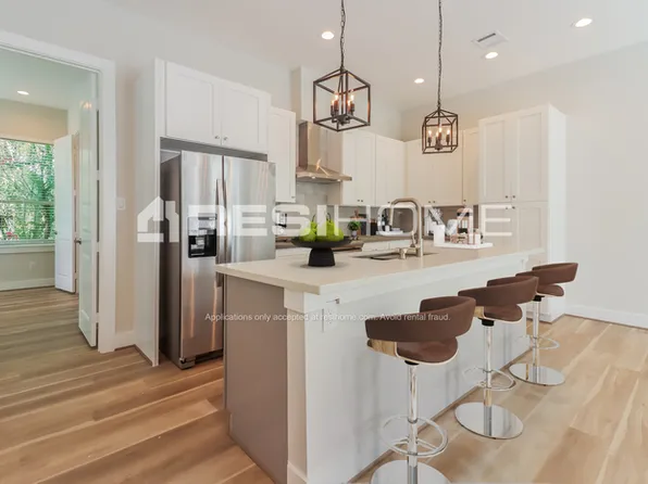 5722 Beall St #E, Houston, TX 77091