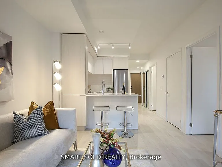 225 Sumach St #606W — Photo 32
