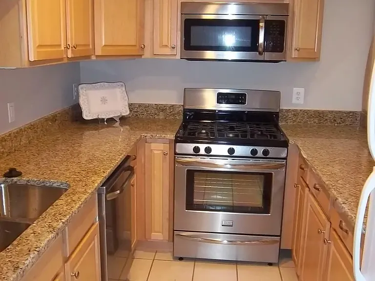 510 S Ann St — Photo 12