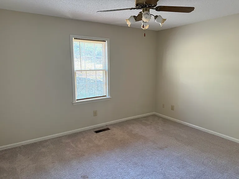 803 Captain Kell Dr — Photo 13