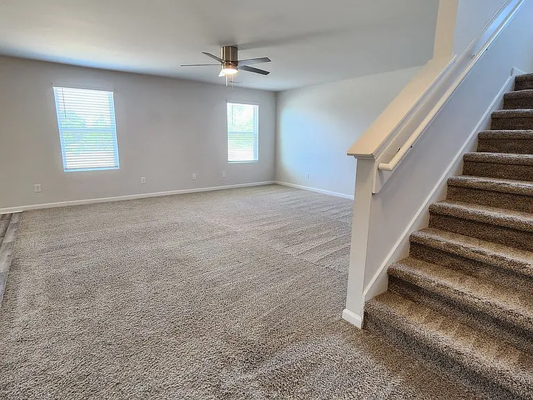 925 Sapphire Stone Ln — Photo 4