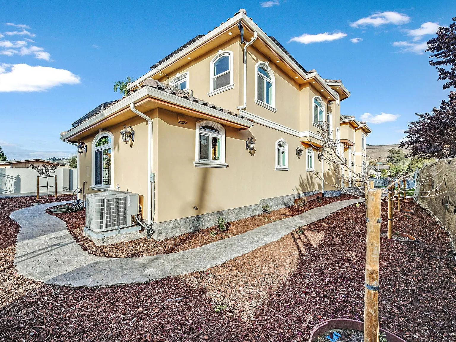 1 bed, 700 sqft, $2,100 — Photo 4