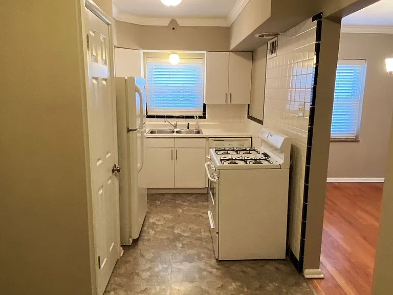 7361 Pershing Ave #2E — Photo 5