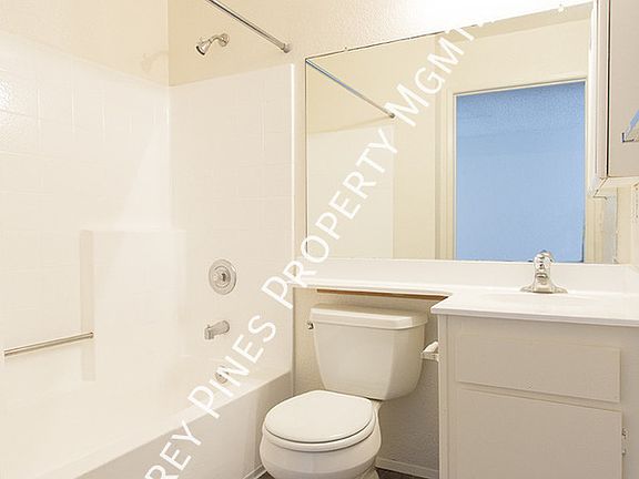 5th image of 4457 Temecula St Unit 305