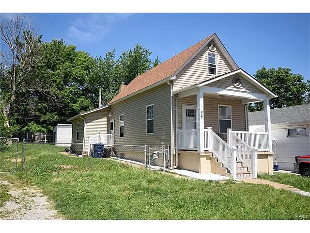 835 Erskine Ave photo 1
