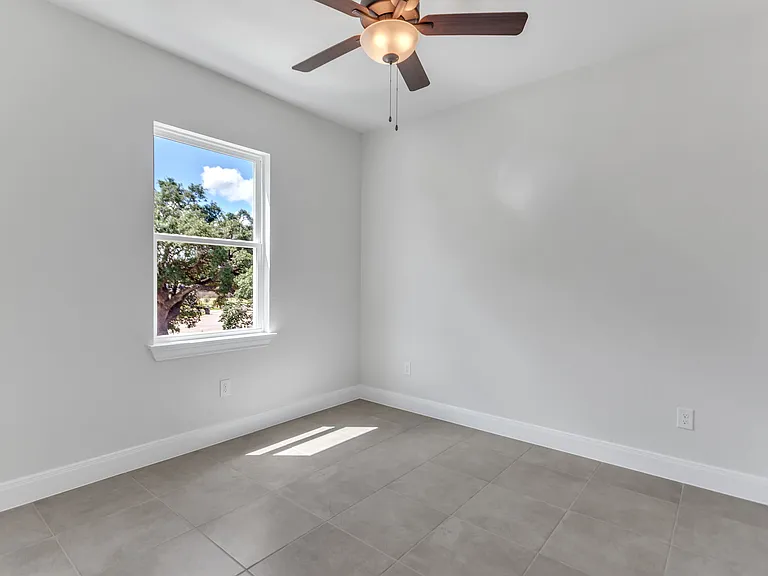 600 Park Cir — Photo 31