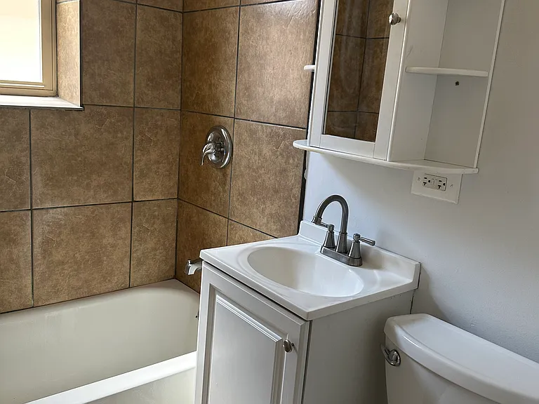 6343 N Magnolia Ave — Photo 4