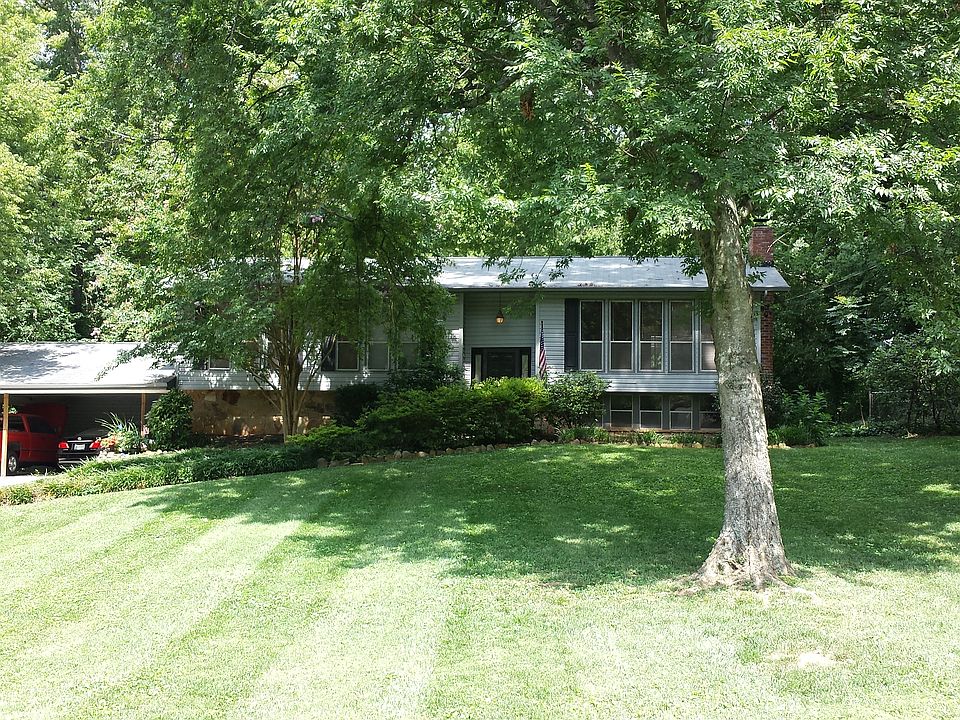 1st image of 700 W Meadecrest Dr