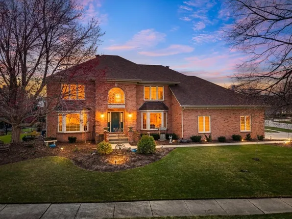 1576 Pine Lake Dr, Naperville, IL 60564