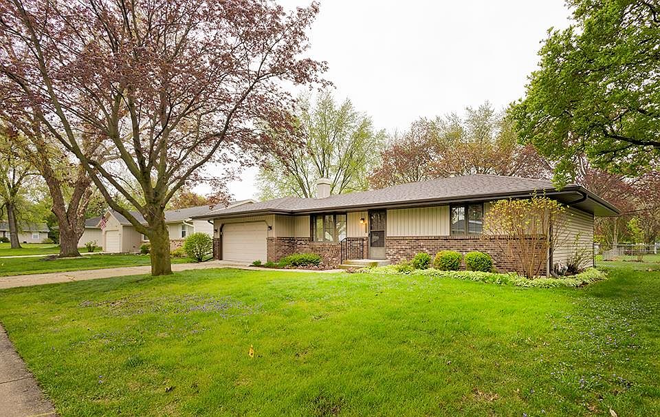 1st image of 1305 Fieldcrest Dr