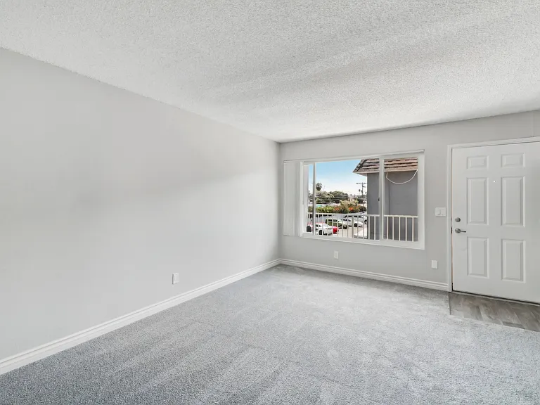 The Atherton Apartments — Photo 34
